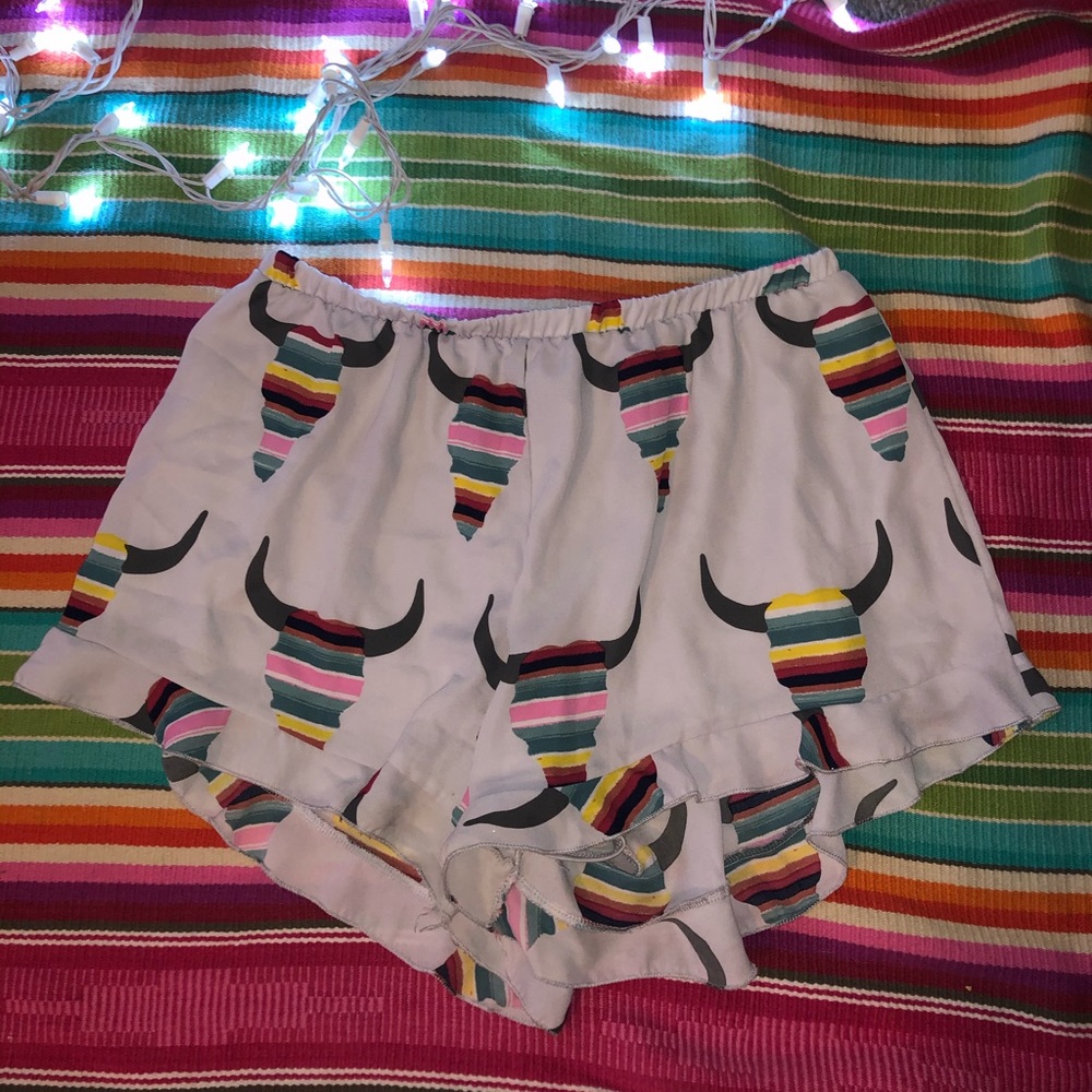 Bull skull serape shorts!